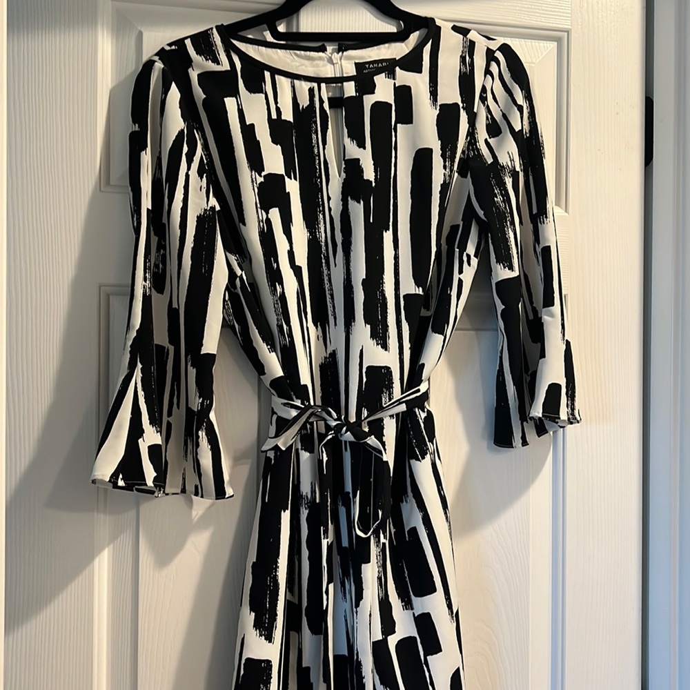 Black/white 3/4 sleeve dress